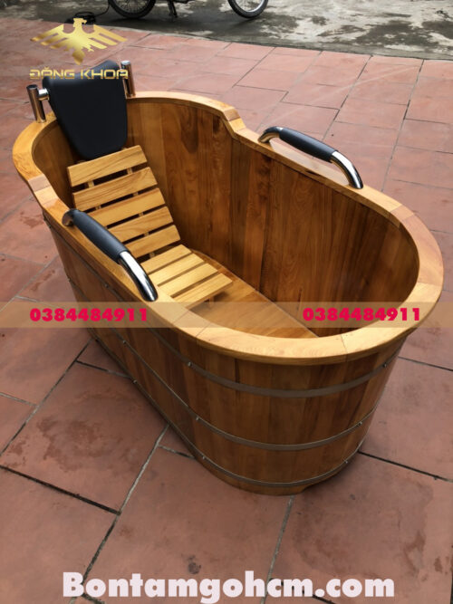Thùng tắm bằng gỗ có tay nắm da