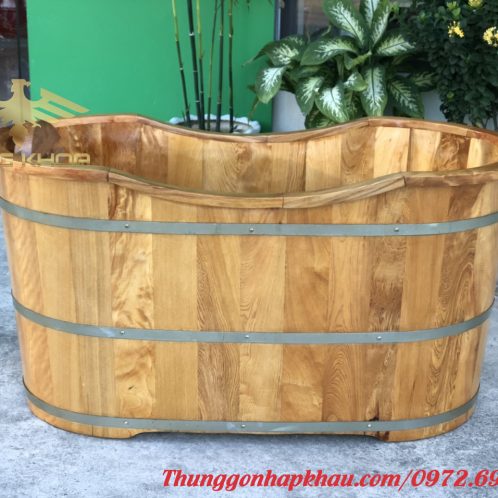 Bồn tắm gỗ tròn